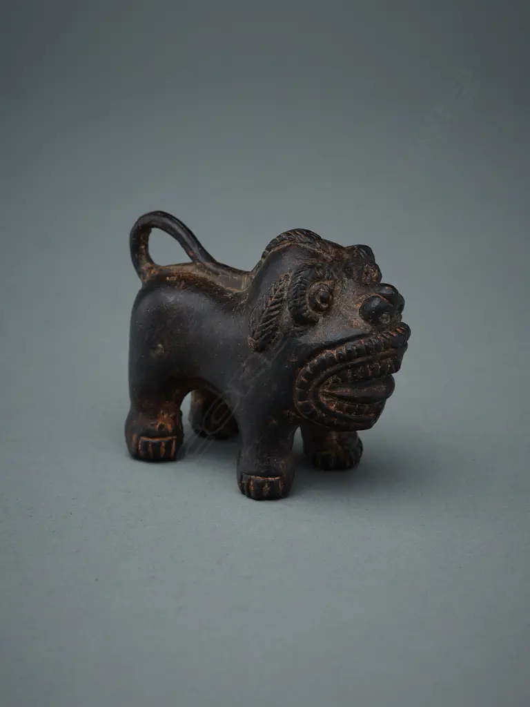 Nepalese bronze pug-nosed lion figure, Image 1++